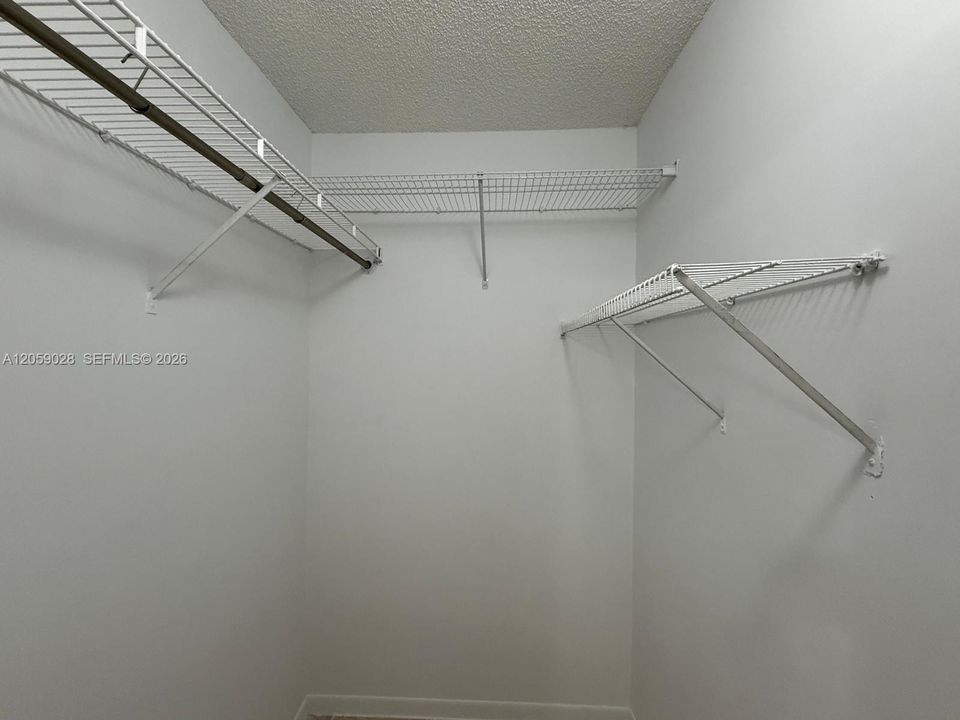 For Sale: $295,000 (2 beds, 2 baths, 1224 Square Feet)