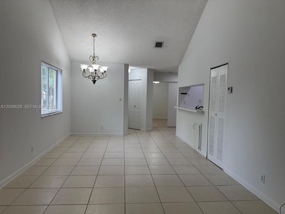 For Sale: $295,000 (2 beds, 2 baths, 1224 Square Feet)
