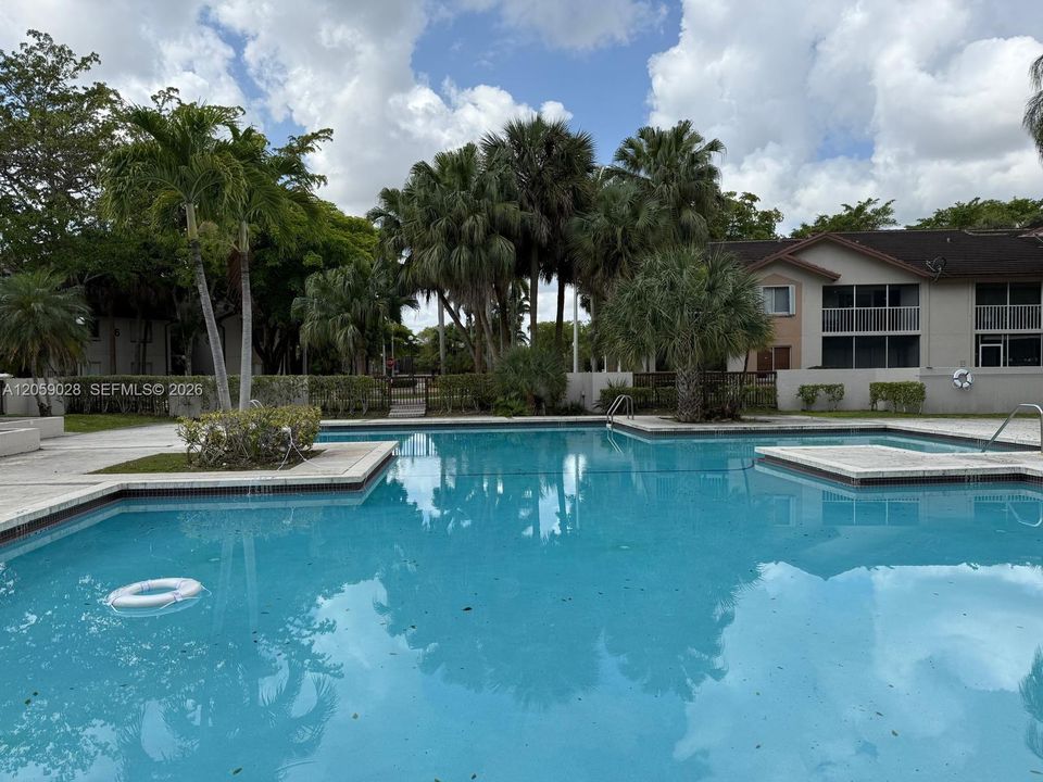 For Sale: $295,000 (2 beds, 2 baths, 1224 Square Feet)