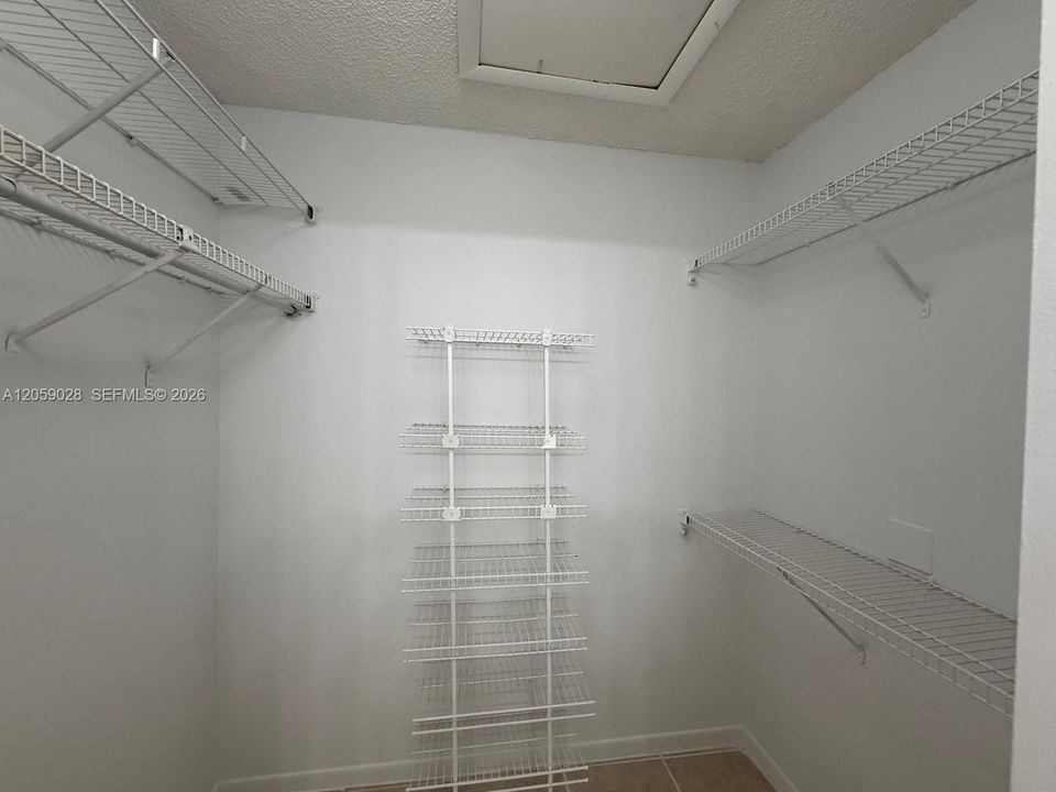 For Sale: $295,000 (2 beds, 2 baths, 1224 Square Feet)