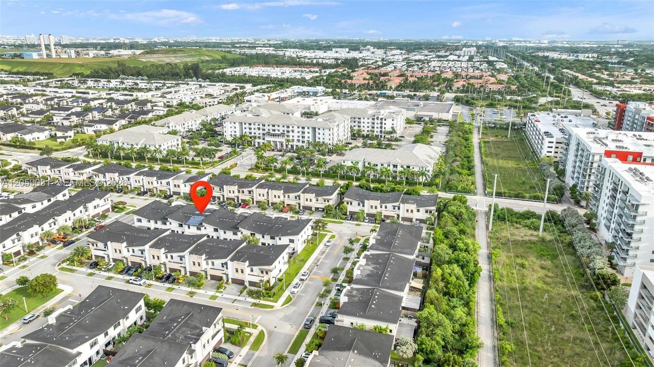 На продажу: $899,999 (4 спален, 3 ванн, 2105 Квадратных фут)
