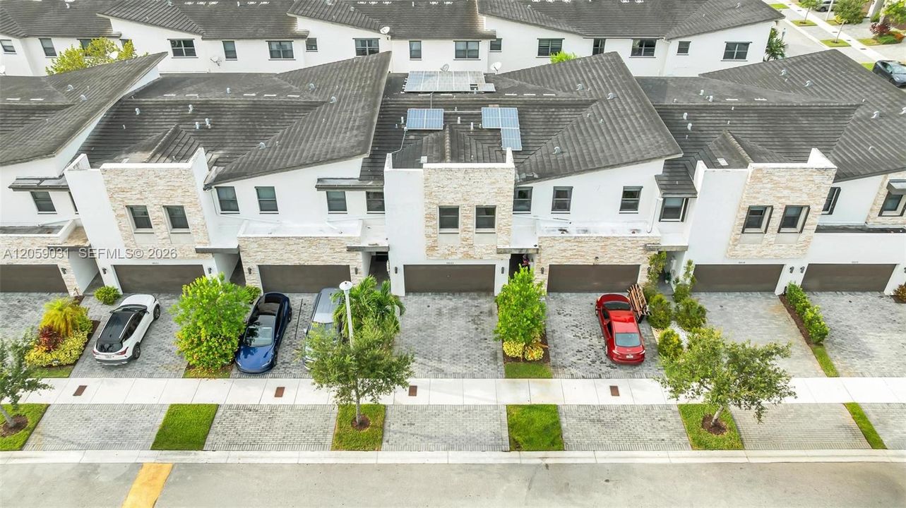На продажу: $899,999 (4 спален, 3 ванн, 2105 Квадратных фут)