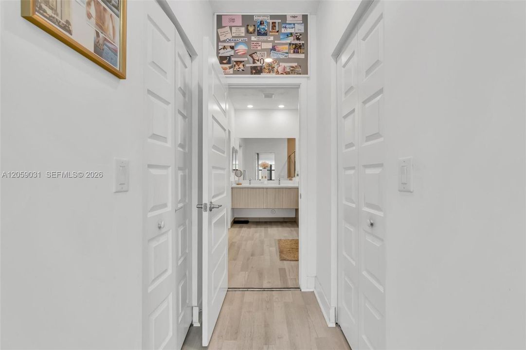На продажу: $899,999 (4 спален, 3 ванн, 2105 Квадратных фут)