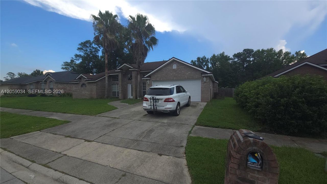 For Sale: $325,000 (4 beds, 2 baths, 2259 Square Feet)