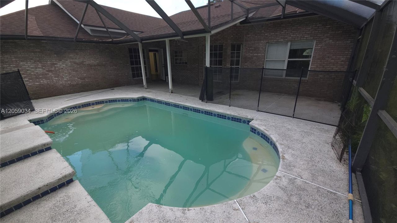 For Sale: $325,000 (4 beds, 2 baths, 2259 Square Feet)