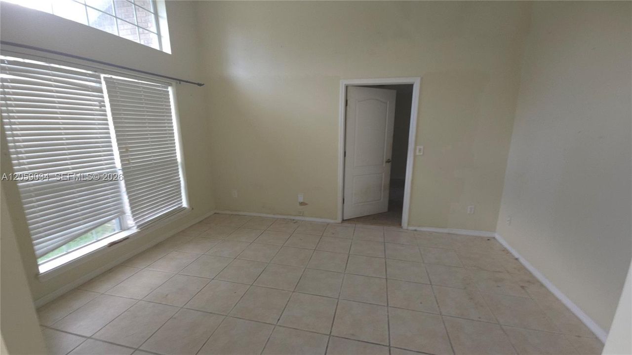 For Sale: $325,000 (4 beds, 2 baths, 2259 Square Feet)