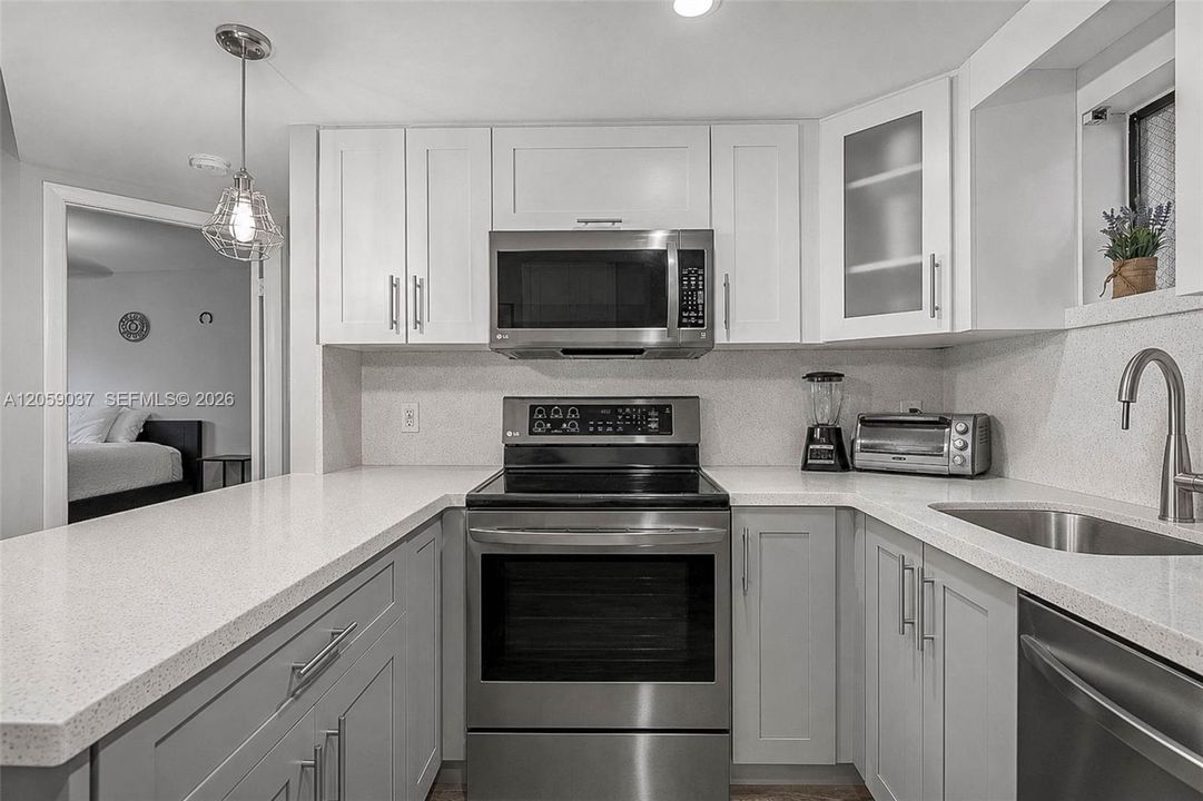 For Rent: $2,500 (2 beds, 2 baths, 1036 Square Feet)