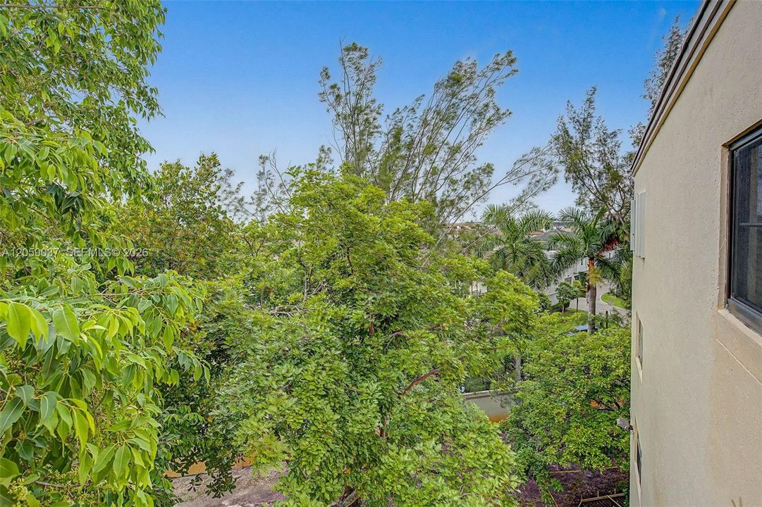 For Rent: $2,500 (2 beds, 2 baths, 1036 Square Feet)