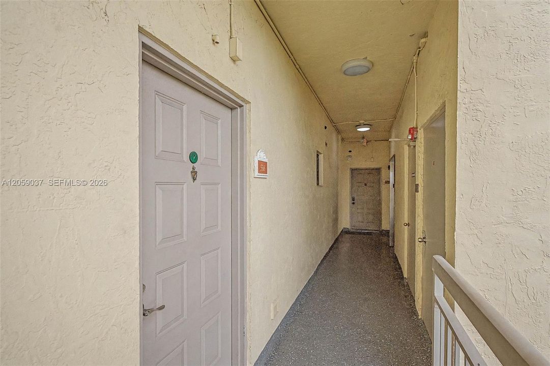 For Rent: $2,500 (2 beds, 2 baths, 1036 Square Feet)