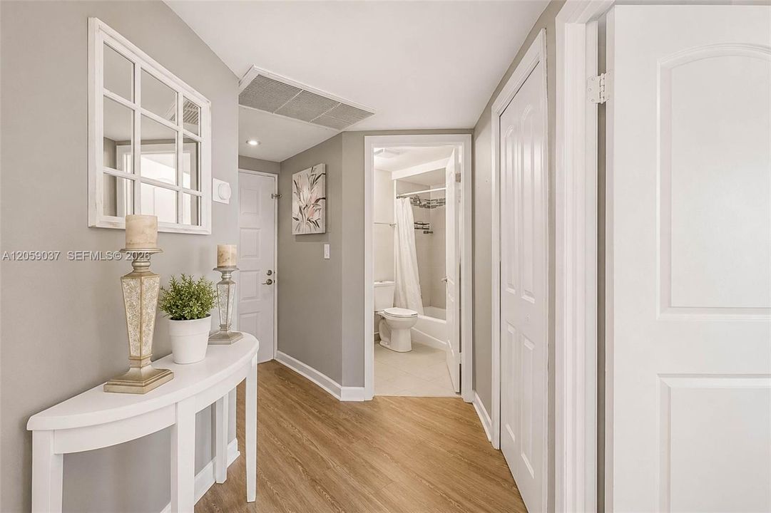 For Rent: $2,500 (2 beds, 2 baths, 1036 Square Feet)