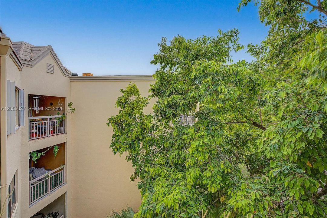 For Rent: $2,500 (2 beds, 2 baths, 1036 Square Feet)
