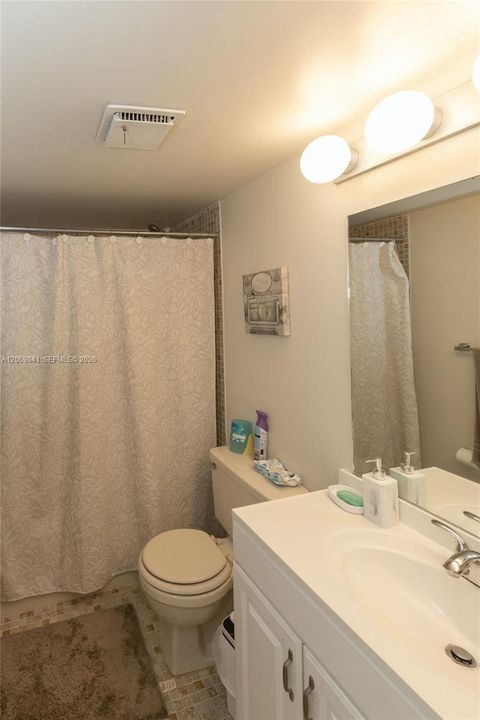 В аренду: $2,300 (2 спален, 2 ванн, 927 Квадратных фут)