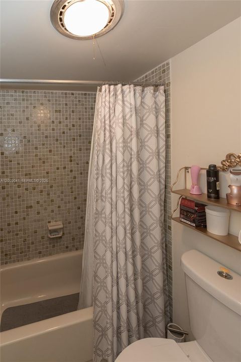 В аренду: $2,300 (2 спален, 2 ванн, 927 Квадратных фут)
