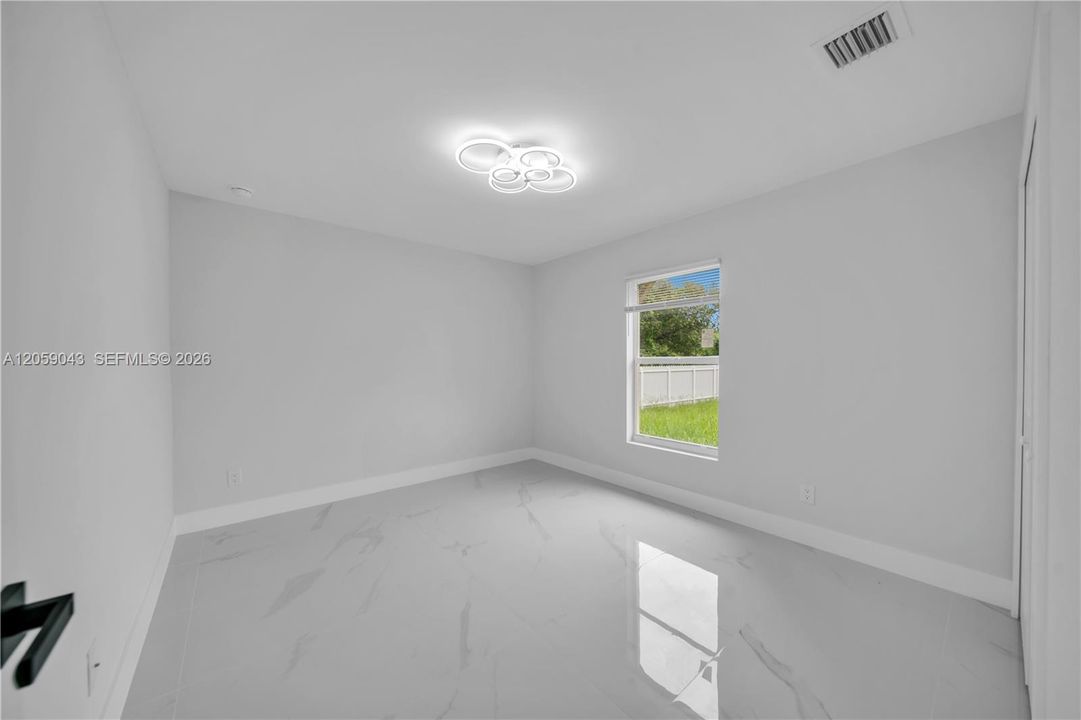 На продажу: $269,900 (3 спален, 2 ванн, 1150 Квадратных фут)
