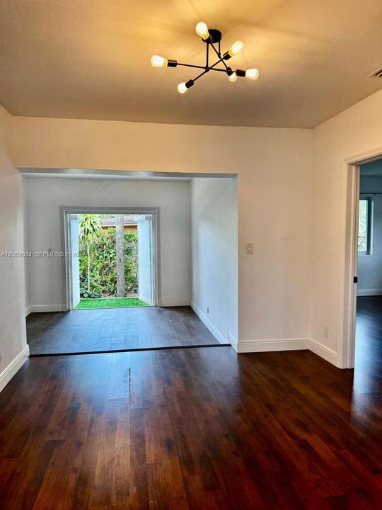 В аренду: $5,900 (3 спален, 2 ванн, 1639 Квадратных фут)