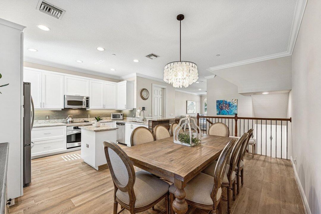 813 Estancia Way