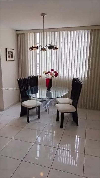 В аренду: $2,850 (2 спален, 2 ванн, 1315 Квадратных фут)