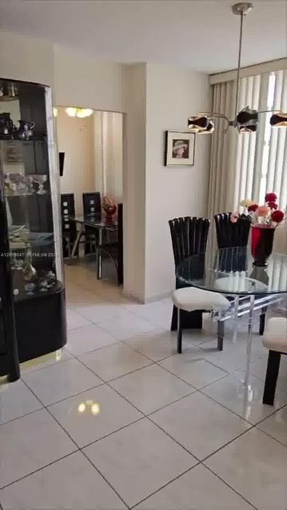 В аренду: $2,850 (2 спален, 2 ванн, 1315 Квадратных фут)