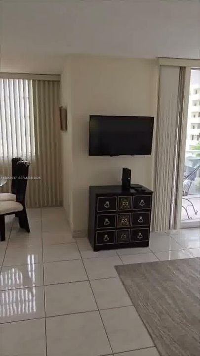 В аренду: $2,850 (2 спален, 2 ванн, 1315 Квадратных фут)