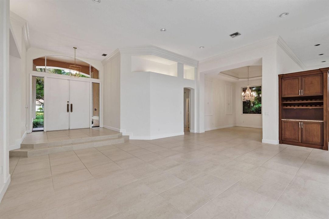 108NorthRiverDrW(14)