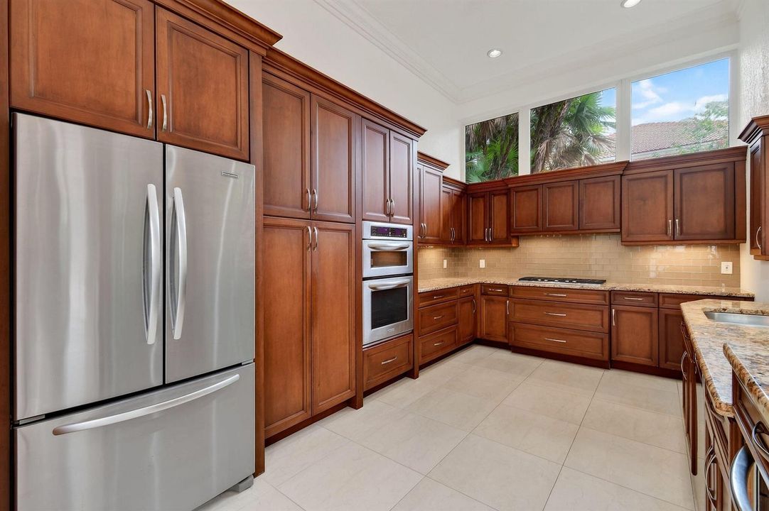 108NorthRiverDrW(28)