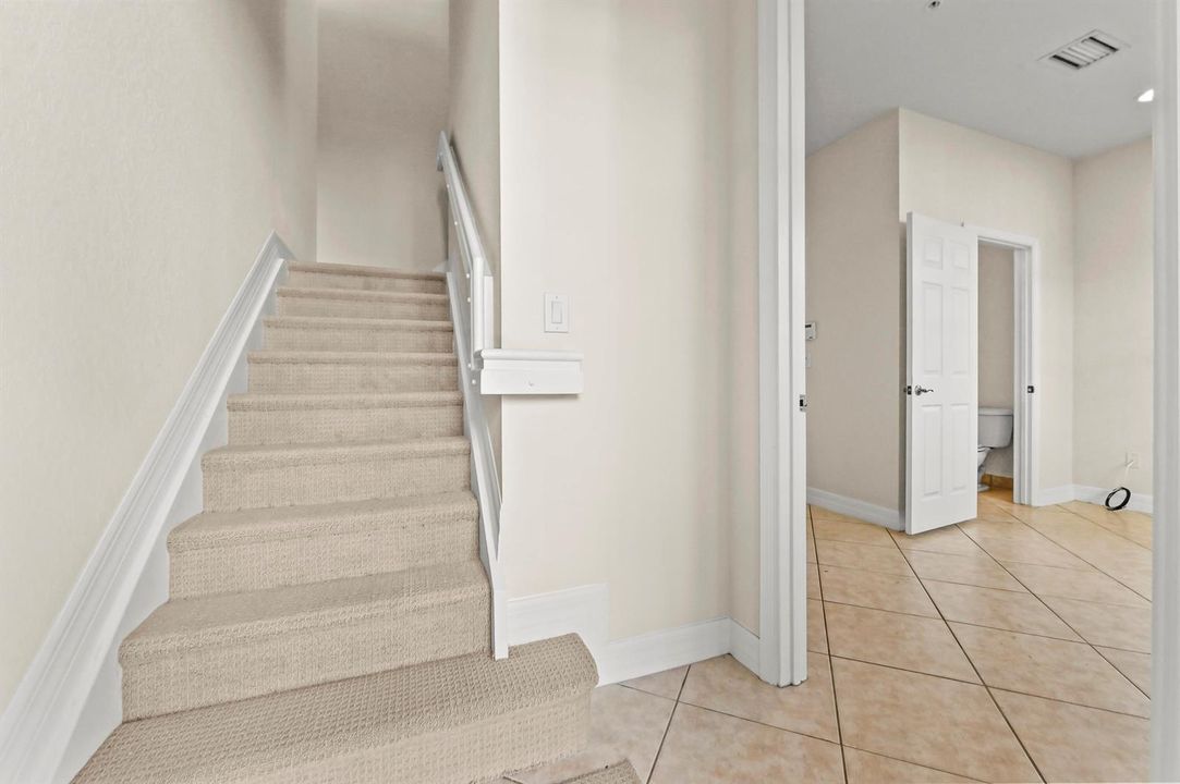 04 Hallway 01