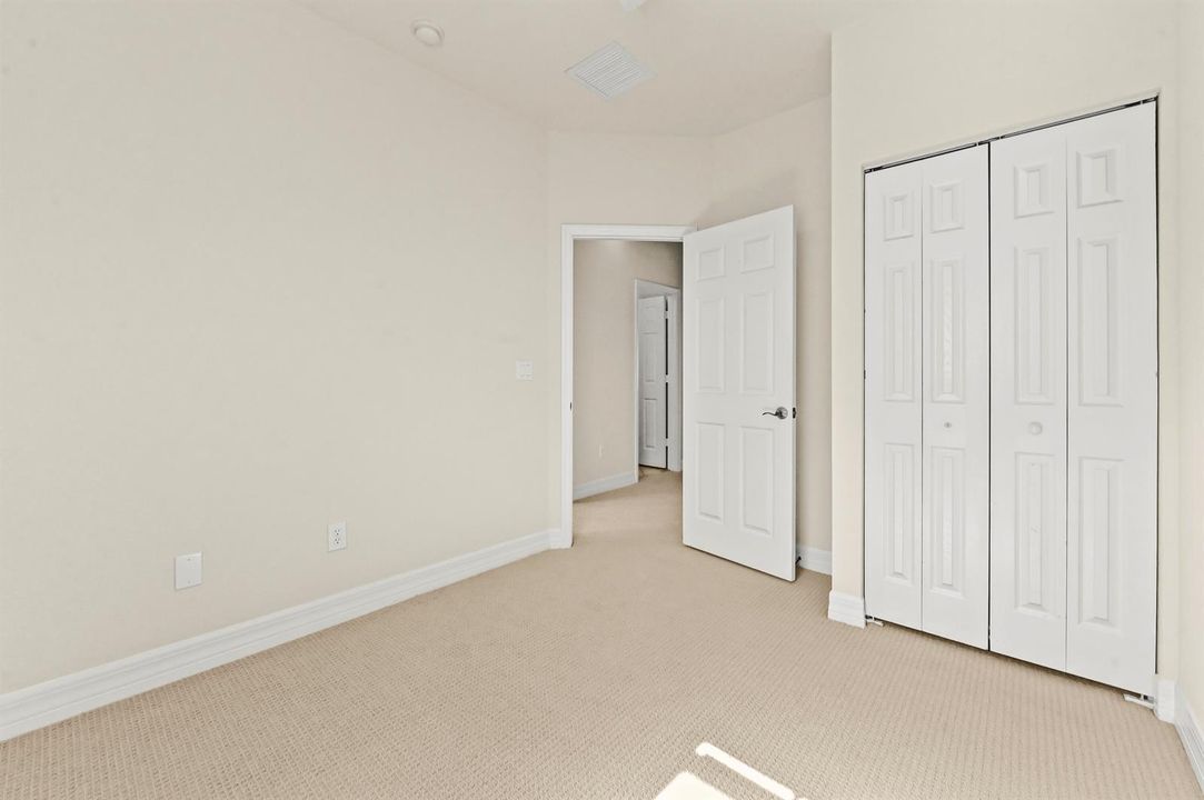 22 Bedroom 02