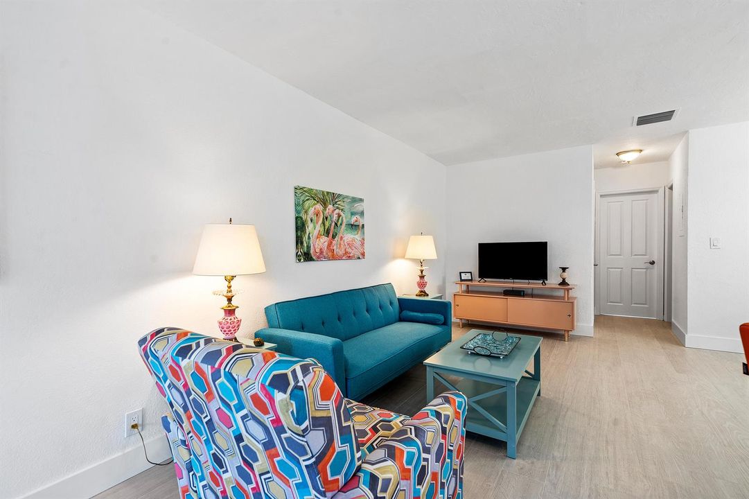 2881 NE 32nd 220