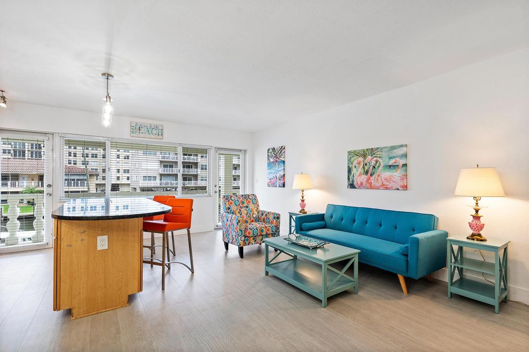 2881 NE 32nd 220