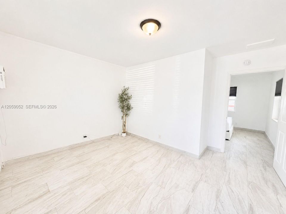 В аренду: $1,750 (1 спален, 1 ванн, 850 Квадратных фут)