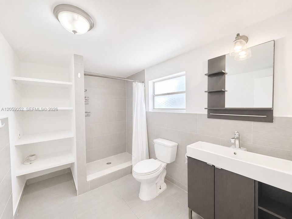 В аренду: $1,750 (1 спален, 1 ванн, 850 Квадратных фут)
