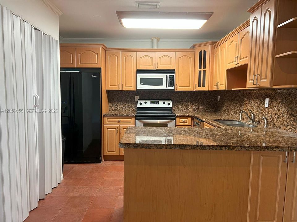 В аренду: $3,000 (3 спален, 2 ванн, 1550 Квадратных фут)