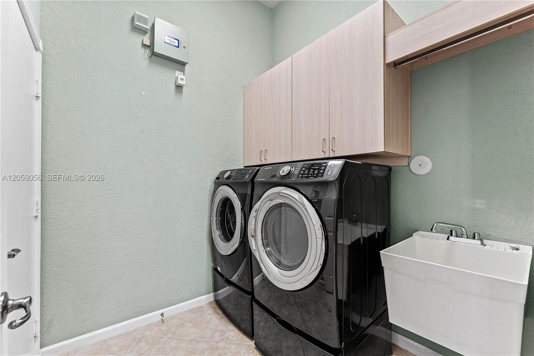 На продажу: $465,000 (3 спален, 2 ванн, 2175 Квадратных фут)