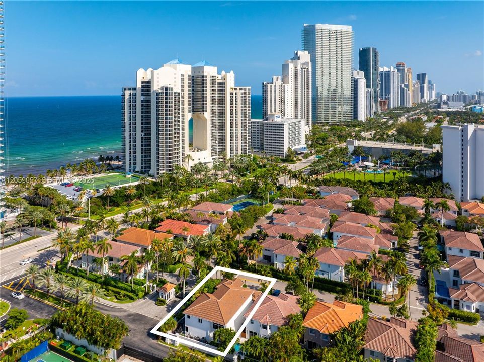 На продажу: $3,995,000 (5 спален, 3 ванн, 3403 Квадратных фут)