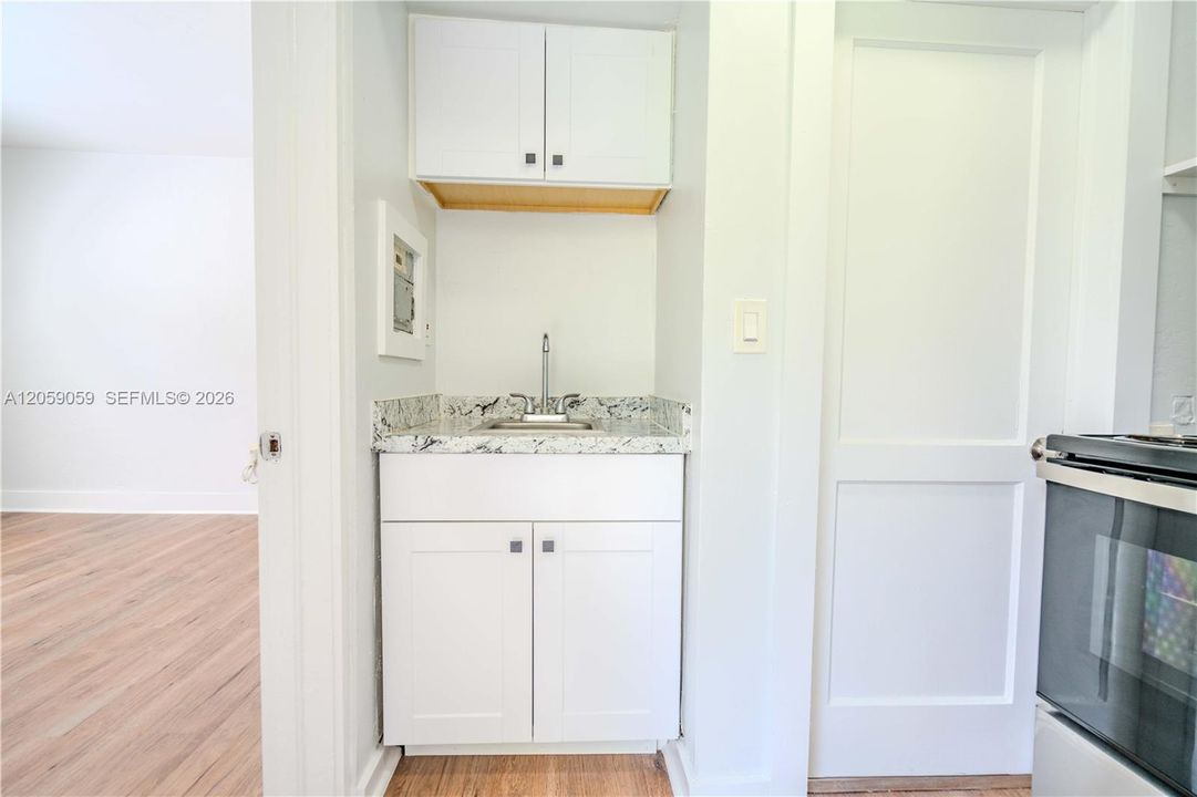 For Rent: $1,350 (0 beds, 1 baths, 400 Square Feet)