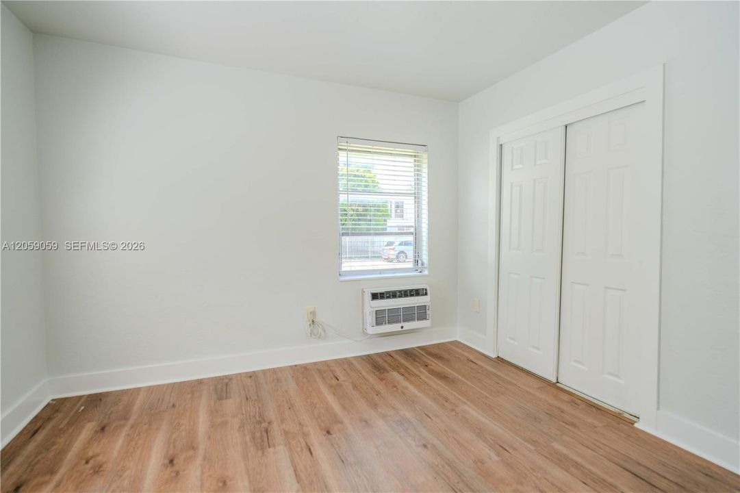 For Rent: $1,350 (0 beds, 1 baths, 400 Square Feet)