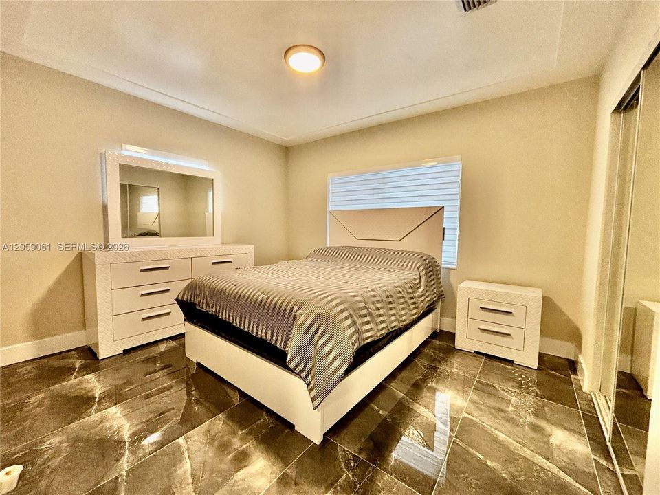 В аренду: $2,490 (2 спален, 1 ванн, 3259 Квадратных фут)
