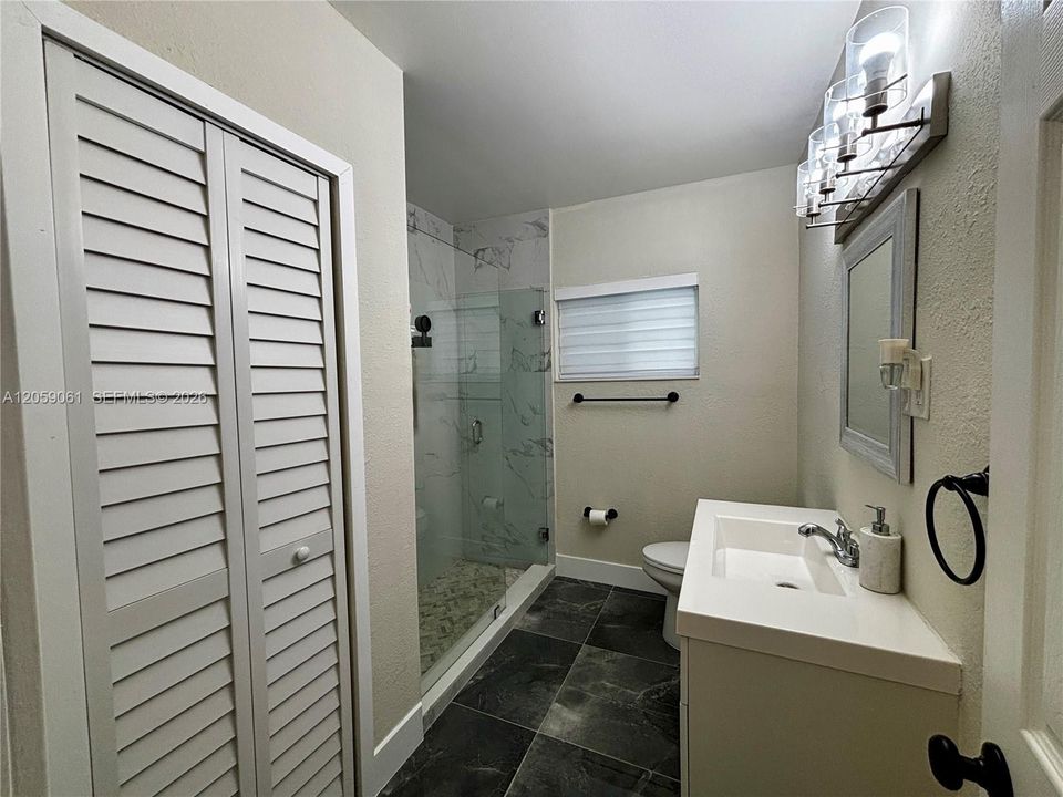 В аренду: $2,490 (2 спален, 1 ванн, 3259 Квадратных фут)