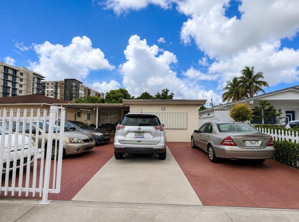 En Venta: $679,000 (4 camas, 2 baños, 1893 Pies cuadrados)