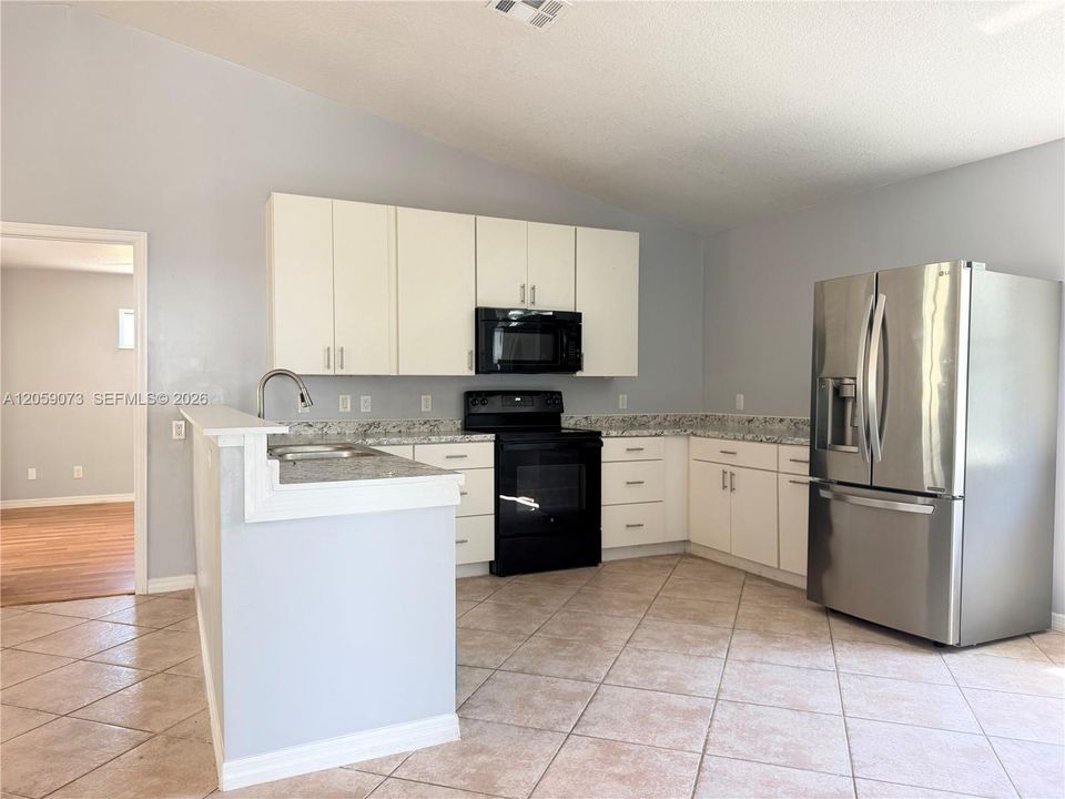Activo con contrato: $209,950 (2 camas, 2 baños, 1078 Pies cuadrados)