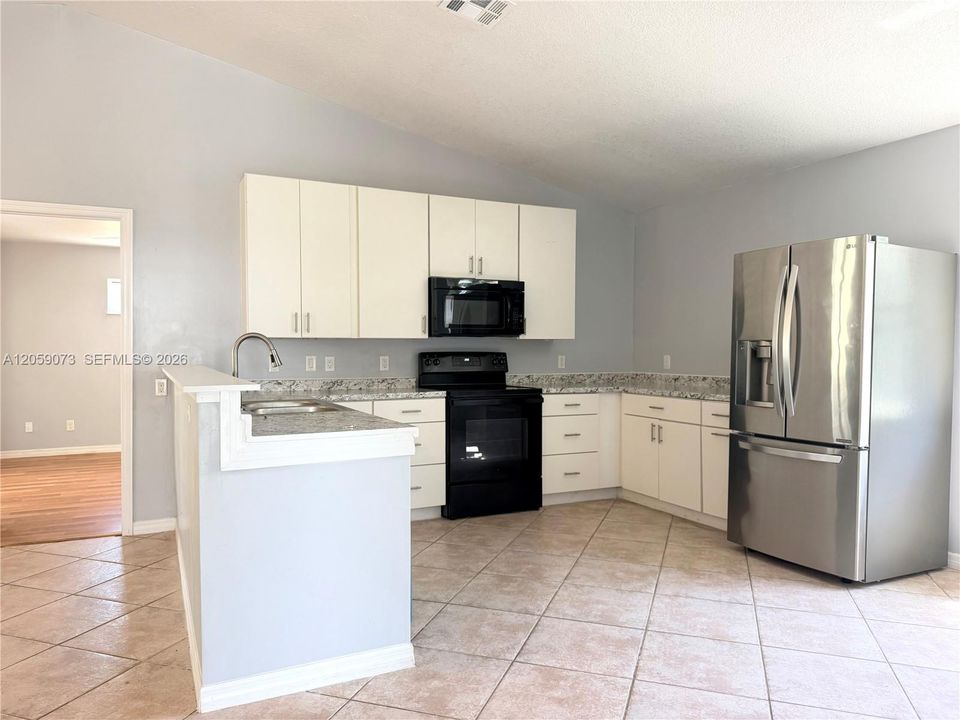 Activo con contrato: $209,950 (2 camas, 2 baños, 1078 Pies cuadrados)