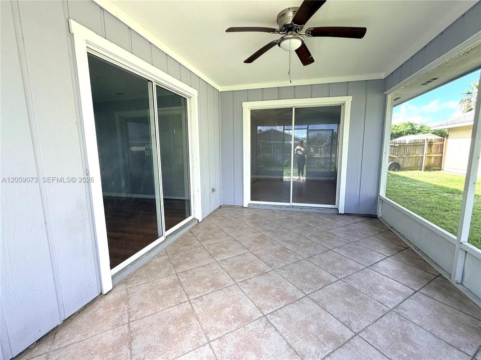 Activo con contrato: $209,950 (2 camas, 2 baños, 1078 Pies cuadrados)
