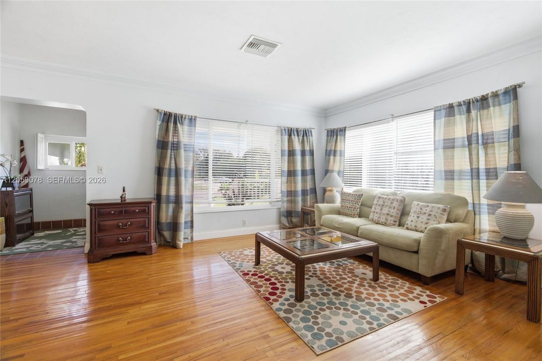 En Venta: $1,800,000 (2 camas, 2 baños, 1821 Pies cuadrados)