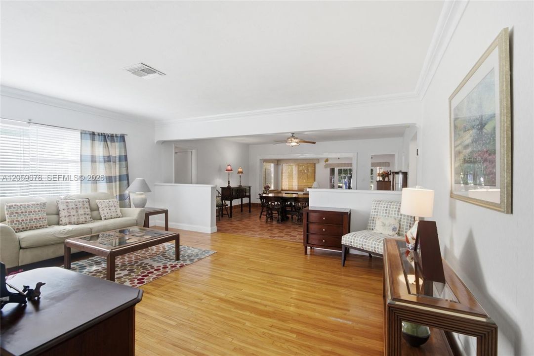 En Venta: $1,800,000 (2 camas, 2 baños, 1821 Pies cuadrados)