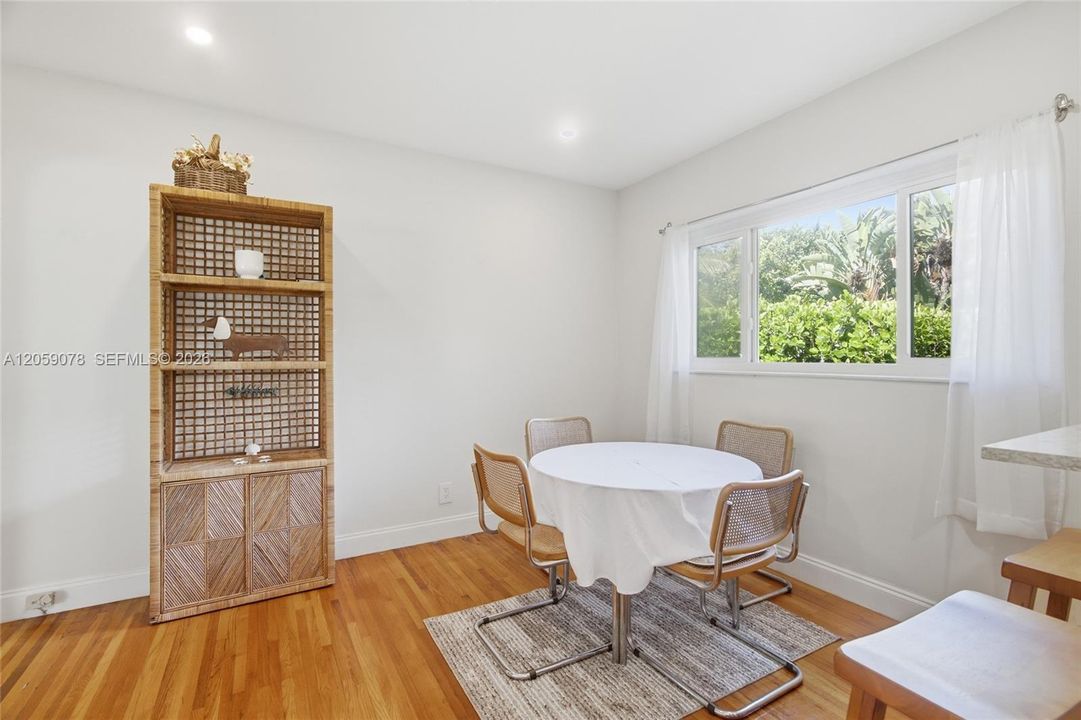 En Venta: $1,800,000 (2 camas, 2 baños, 1821 Pies cuadrados)