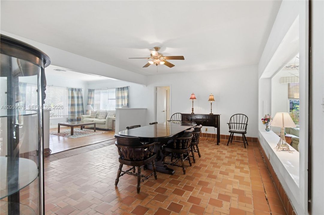 En Venta: $1,800,000 (2 camas, 2 baños, 1821 Pies cuadrados)