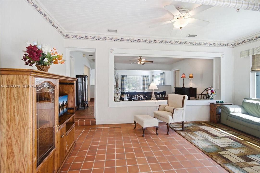 En Venta: $1,800,000 (2 camas, 2 baños, 1821 Pies cuadrados)