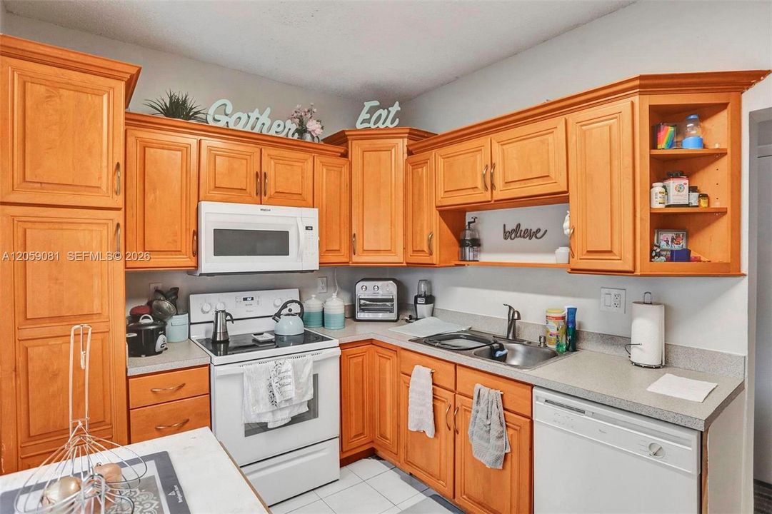 For Rent: $2,650 (2 beds, 1 baths, 1076 Square Feet)