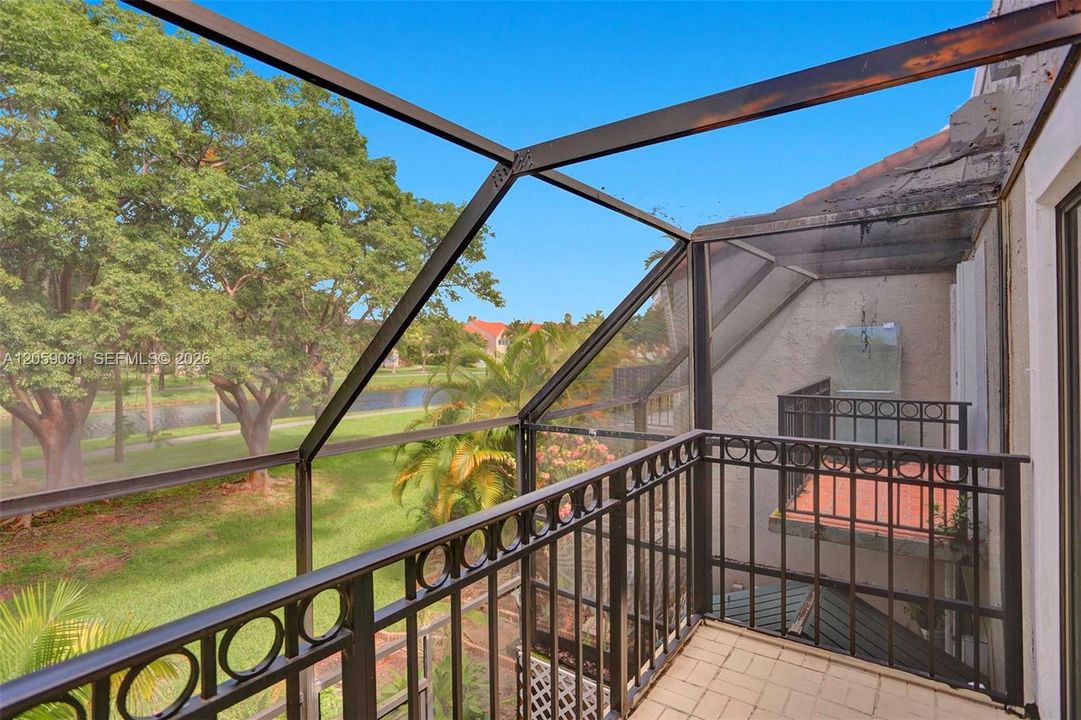 For Rent: $2,650 (2 beds, 1 baths, 1076 Square Feet)