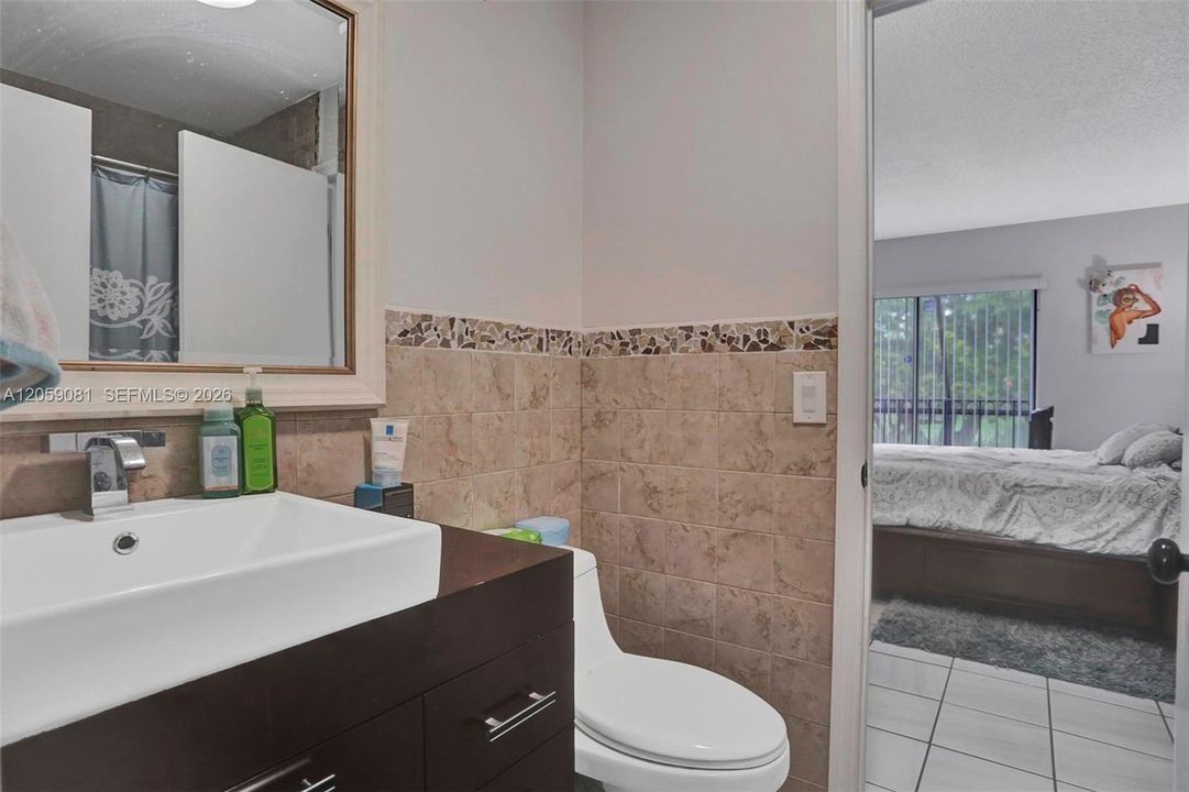 For Rent: $2,650 (2 beds, 1 baths, 1076 Square Feet)